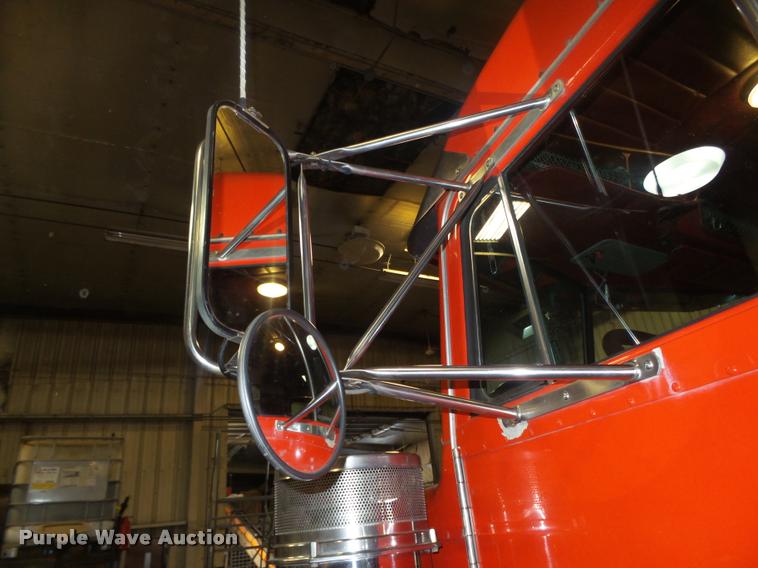 image for item DA0523 2003 Peterbilt 379 semi truck