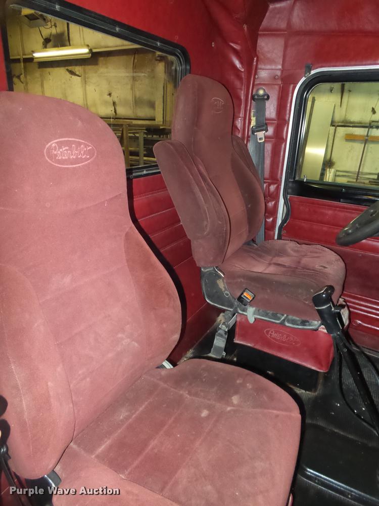 image for item DA0523 2003 Peterbilt 379 semi truck