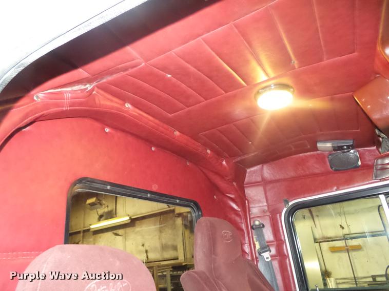 image for item DA0523 2003 Peterbilt 379 semi truck