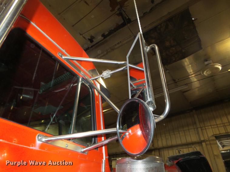 image for item DA0523 2003 Peterbilt 379 semi truck