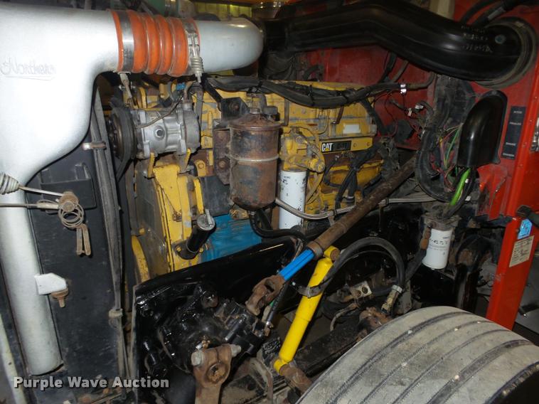 image for item DA0523 2003 Peterbilt 379 semi truck