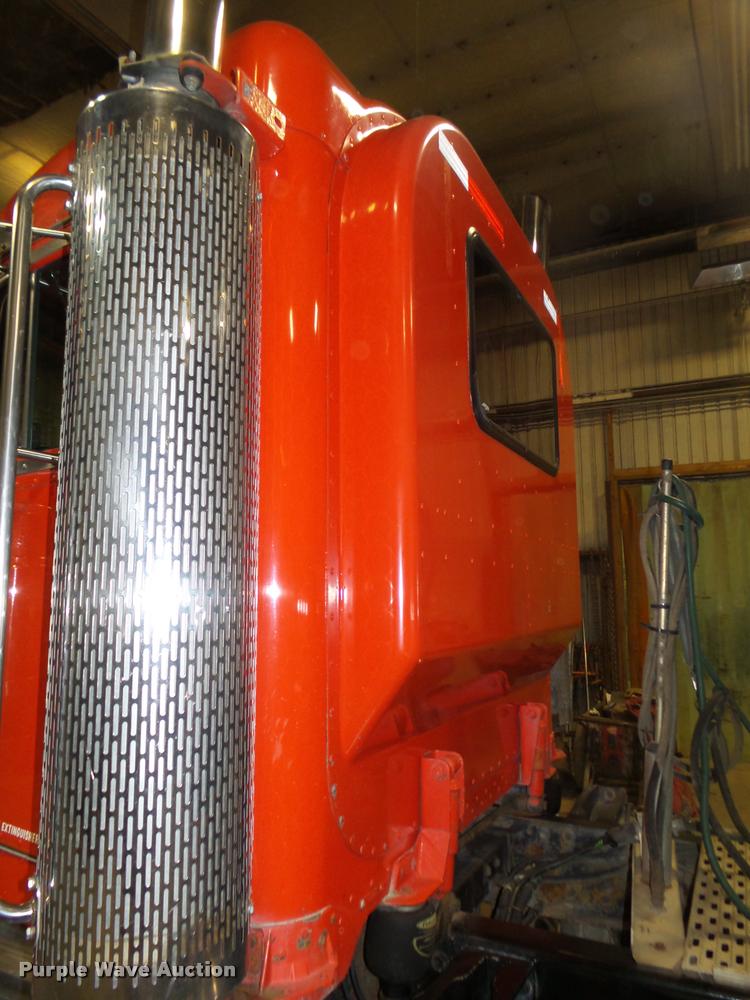 image for item DA0523 2003 Peterbilt 379 semi truck