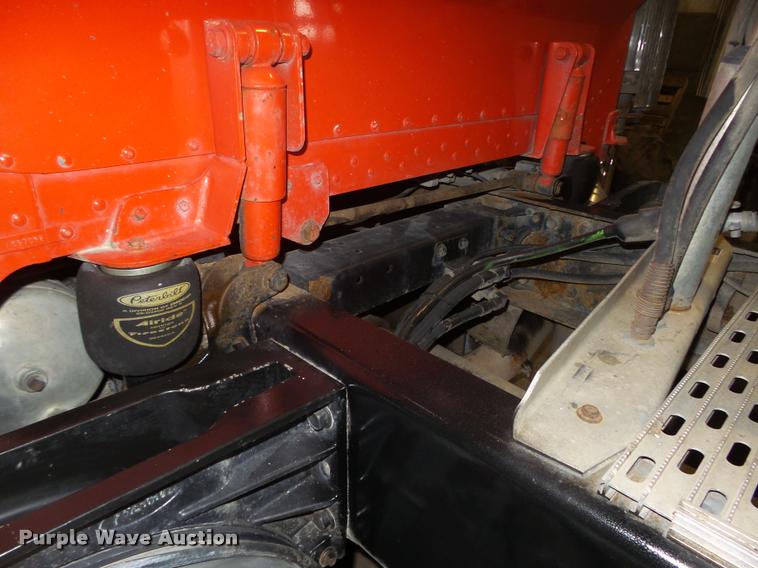 image for item DA0523 2003 Peterbilt 379 semi truck