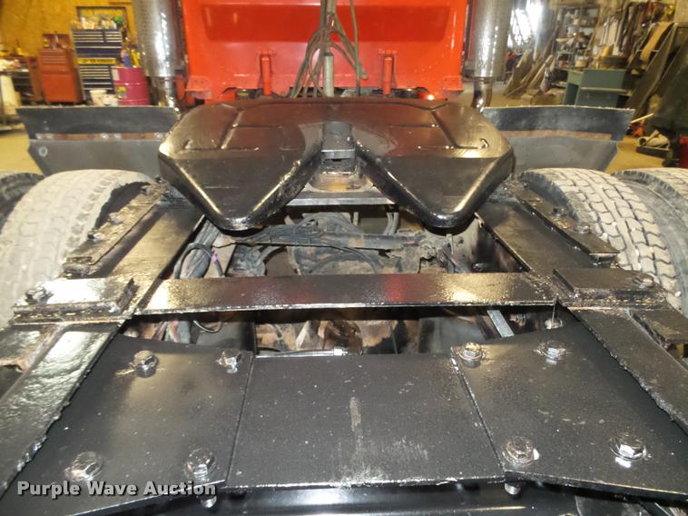 image for item DA0523 2003 Peterbilt 379 semi truck