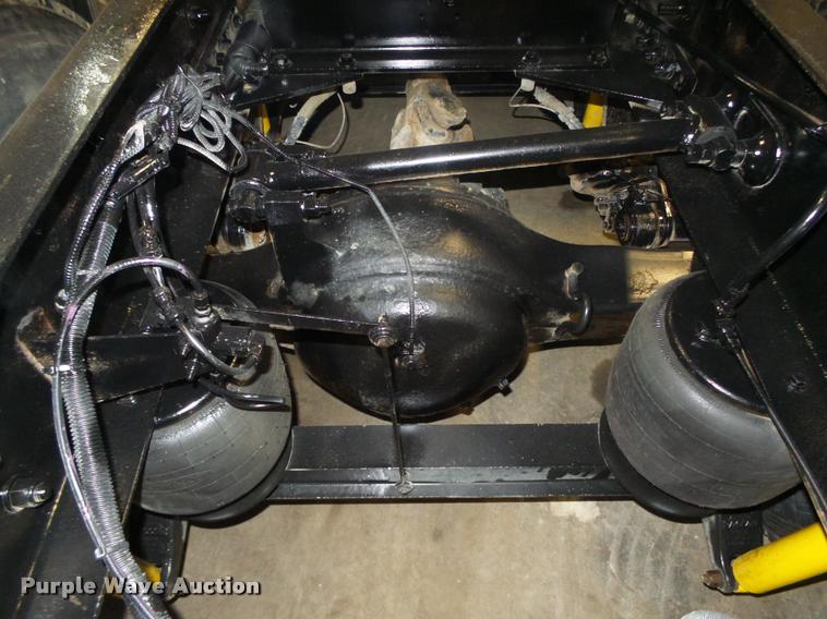 image for item DA0523 2003 Peterbilt 379 semi truck