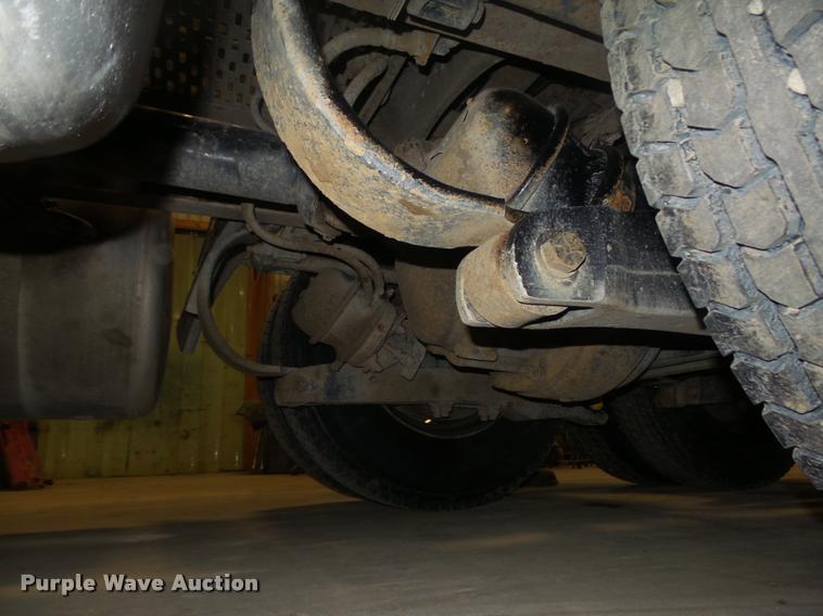 image for item DA0523 2003 Peterbilt 379 semi truck