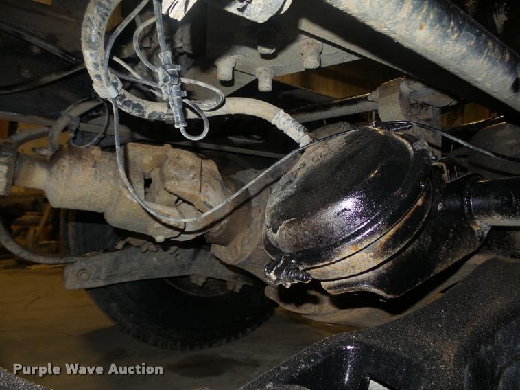 image for item DA0523 2003 Peterbilt 379 semi truck