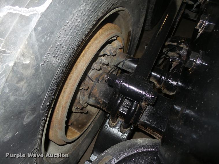 image for item DA0523 2003 Peterbilt 379 semi truck