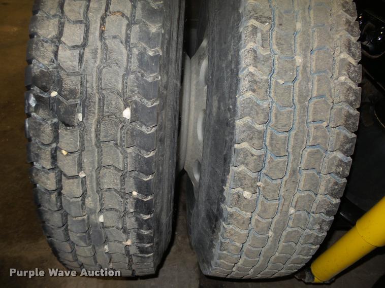 image for item DA0523 2003 Peterbilt 379 semi truck