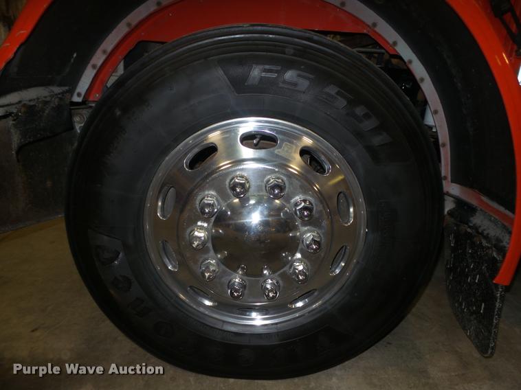 image for item DA0523 2003 Peterbilt 379 semi truck