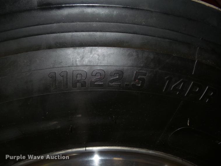 image for item DA0523 2003 Peterbilt 379 semi truck