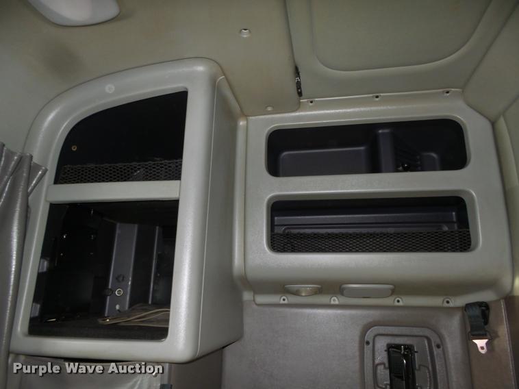 image for item DA0530 2009 Peterbilt 386 semi truck