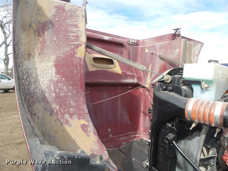 image for item DA0530 2009 Peterbilt 386 semi truck