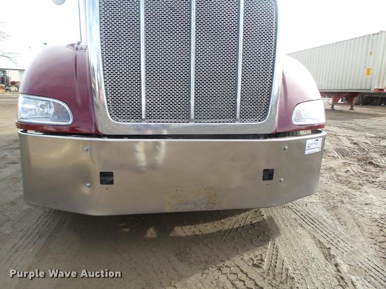 image for item DA0530 2009 Peterbilt 386 semi truck