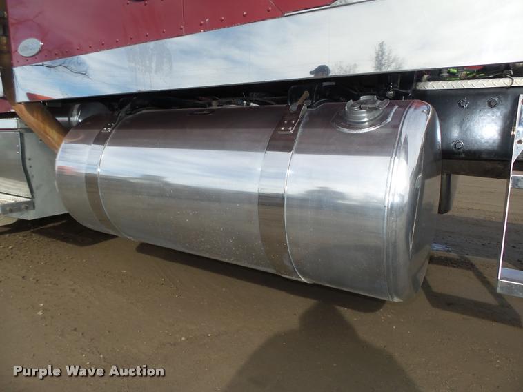 image for item DA0530 2009 Peterbilt 386 semi truck