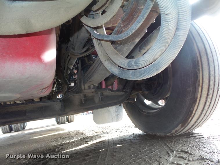 image for item DA0530 2009 Peterbilt 386 semi truck