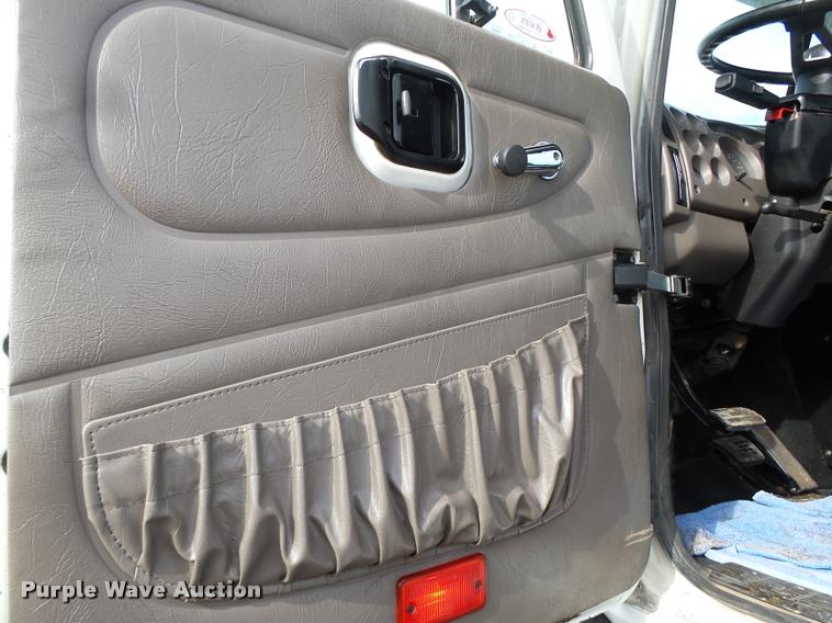 image for item DA0531 2003 Mack CH613 semi truck