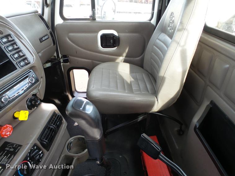 image for item DA0531 2003 Mack CH613 semi truck