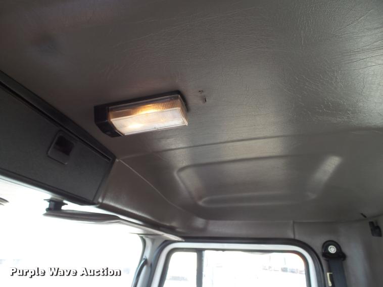 image for item DA0531 2003 Mack CH613 semi truck