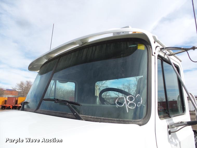 image for item DA0531 2003 Mack CH613 semi truck