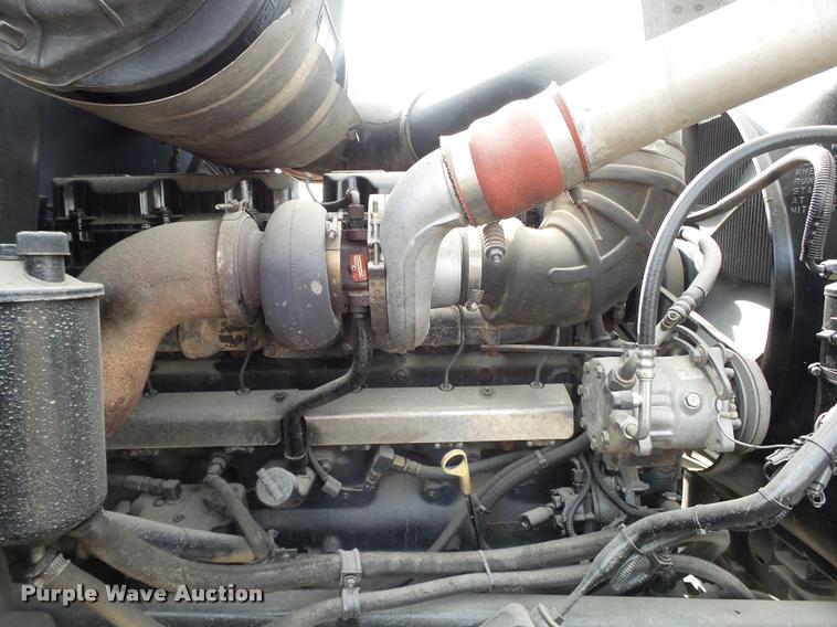 image for item DA0531 2003 Mack CH613 semi truck