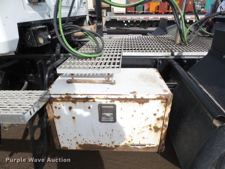 image for item DA0531 2003 Mack CH613 semi truck