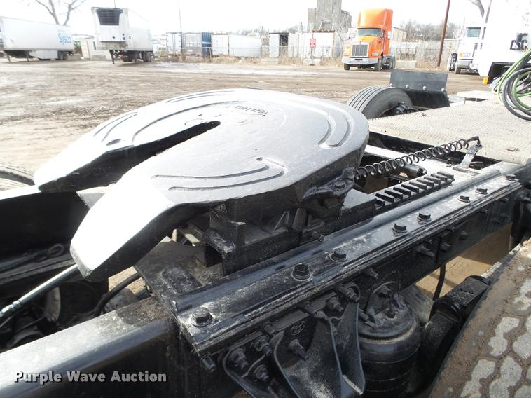 image for item DA0531 2003 Mack CH613 semi truck