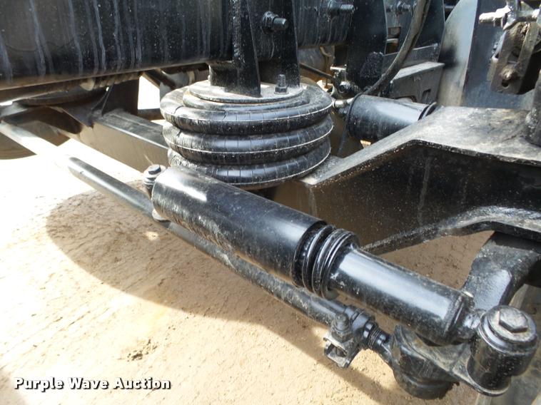 image for item DA0531 2003 Mack CH613 semi truck