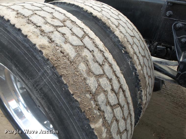 image for item DA0531 2003 Mack CH613 semi truck