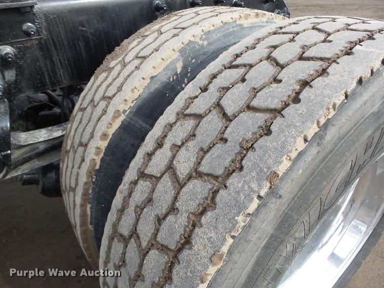 image for item DA0531 2003 Mack CH613 semi truck