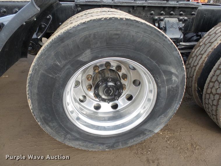 image for item DA0531 2003 Mack CH613 semi truck