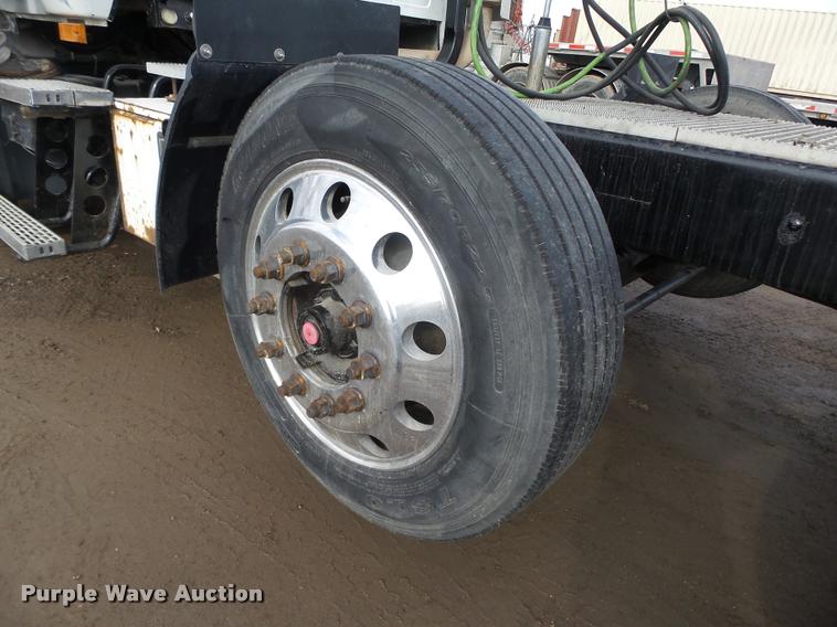 image for item DA0531 2003 Mack CH613 semi truck