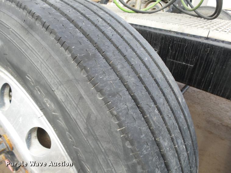 image for item DA0531 2003 Mack CH613 semi truck