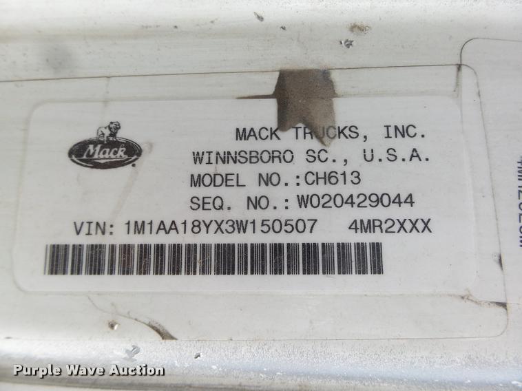 image for item DA0531 2003 Mack CH613 semi truck