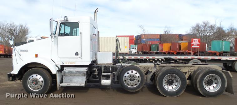 image for item DA0532 2003 Kenworth T800 semi truck