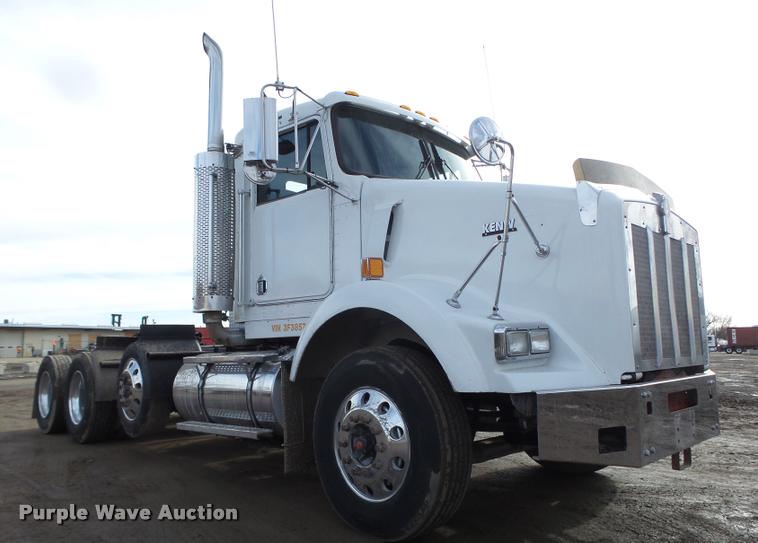 image for item DA0532 2003 Kenworth T800 semi truck