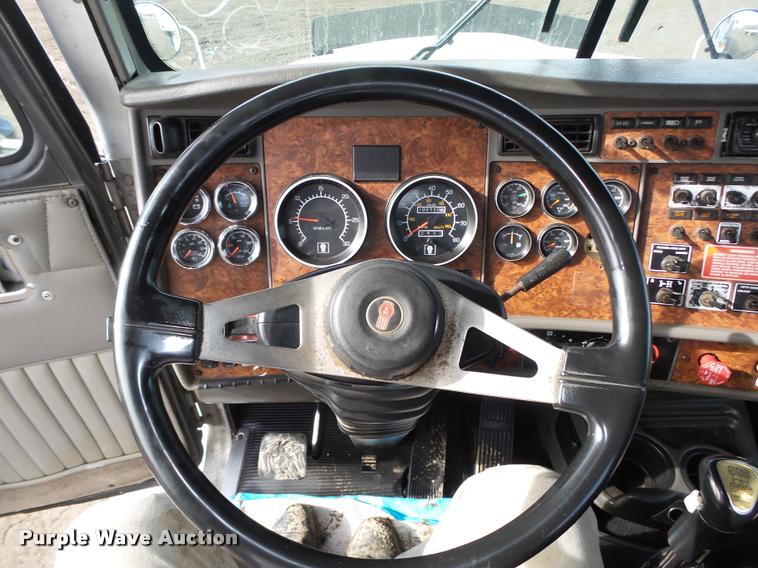image for item DA0532 2003 Kenworth T800 semi truck