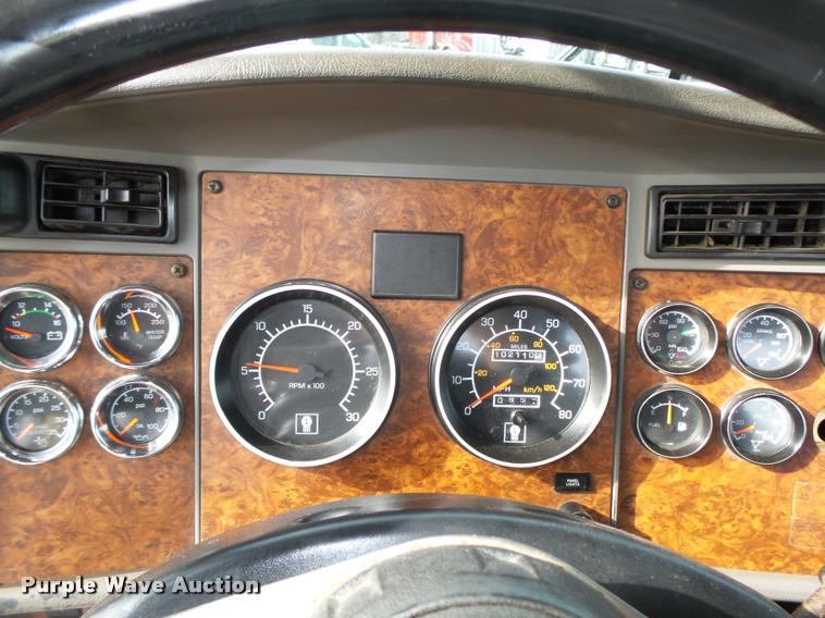 image for item DA0532 2003 Kenworth T800 semi truck