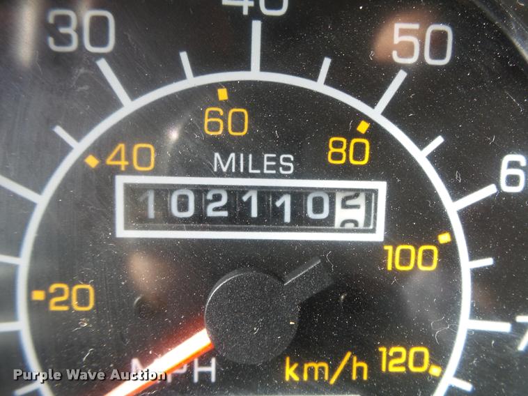 image for item DA0532 2003 Kenworth T800 semi truck