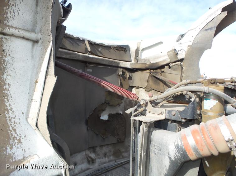 image for item DA0532 2003 Kenworth T800 semi truck