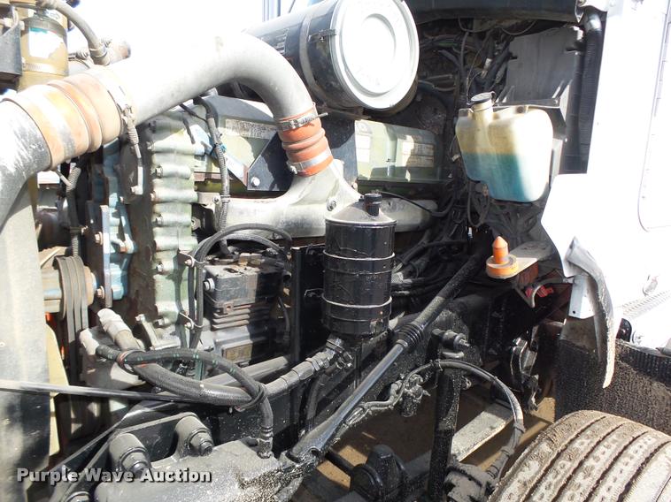 image for item DA0532 2003 Kenworth T800 semi truck