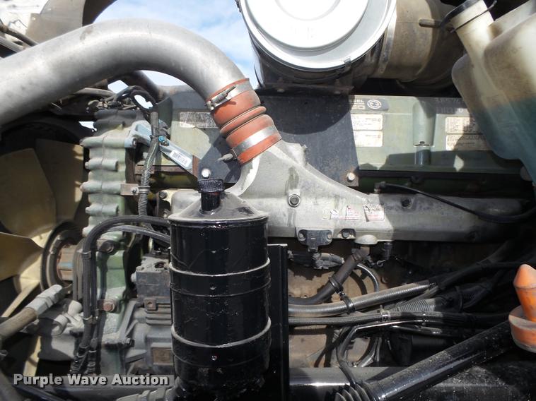 image for item DA0532 2003 Kenworth T800 semi truck