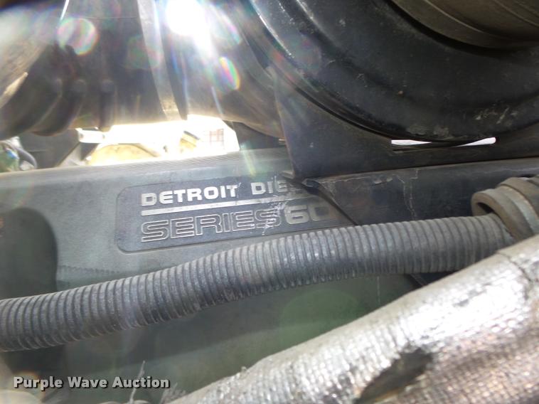 image for item DA0532 2003 Kenworth T800 semi truck