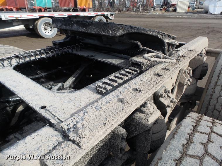 image for item DA0532 2003 Kenworth T800 semi truck