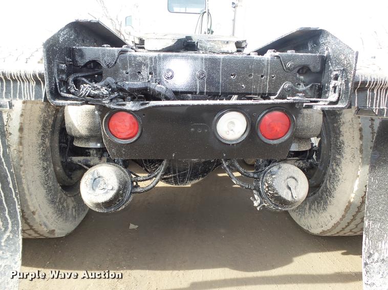 image for item DA0532 2003 Kenworth T800 semi truck