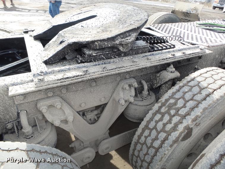 image for item DA0532 2003 Kenworth T800 semi truck