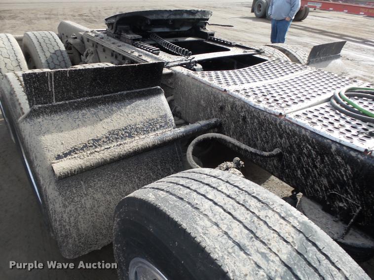 image for item DA0532 2003 Kenworth T800 semi truck