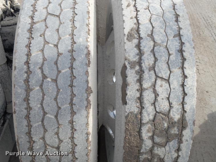 image for item DA0532 2003 Kenworth T800 semi truck