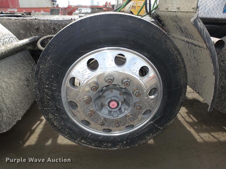 image for item DA0532 2003 Kenworth T800 semi truck