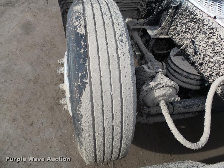 image for item DA0532 2003 Kenworth T800 semi truck